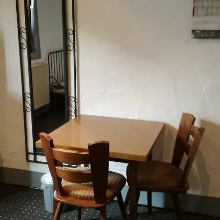 Miesfeller Hopp 게스트하우스 Mensfelden